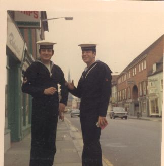 1972 con marinaio Russo.jpg